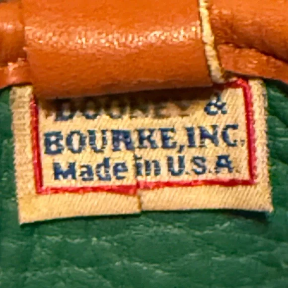 Dooney and Bourke large sling in Kelly Green - Picture 11 of 15